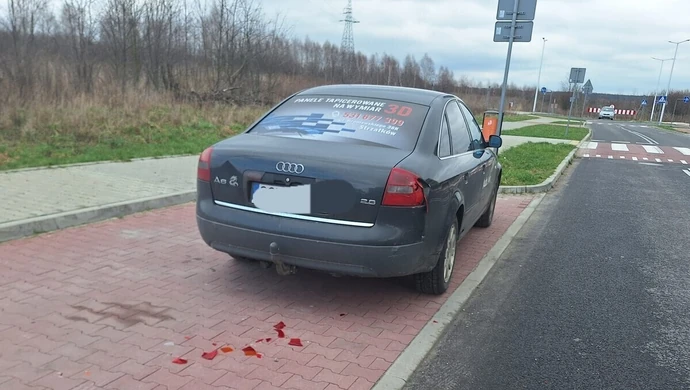 Kierowca uciekł z miejsca kolizji. Policja poszukuje sprawcy