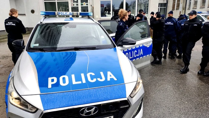 Młodzi mundurowi odwiedzili komendę