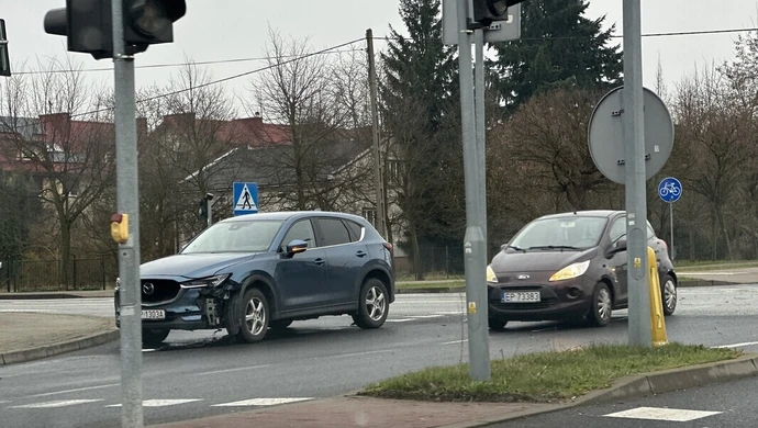 Zderzenie dwóch samochodów w Piotrkowie