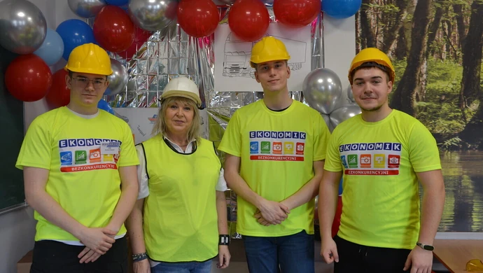 Zachęcali do wstąpienia w ich szeregi