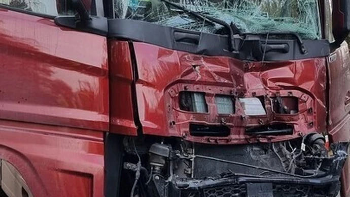 Zderzenie trzech samochodów na DK74