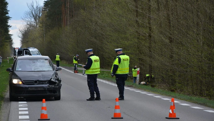 Śmiertelne potrącenie rowerzysty pod Piotrkowem (ZDJĘCIA)