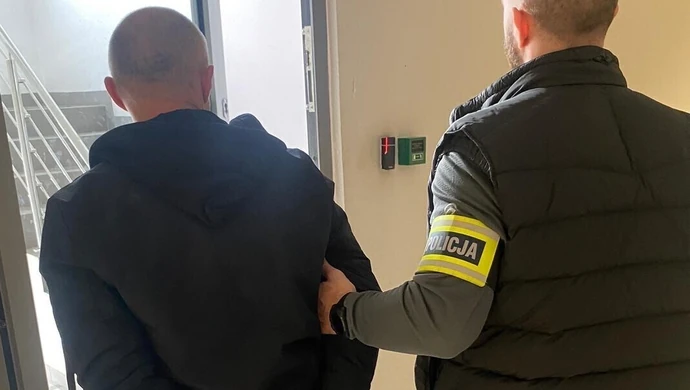 Multirecydywista w rękach policjantów