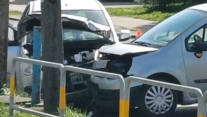 Zderzenie dwóch osobówek na DK12 w Sulejowie