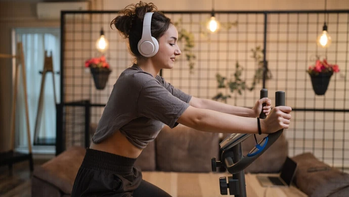 Jak schudnąć na lato? Domowe sposoby na odchudzanie