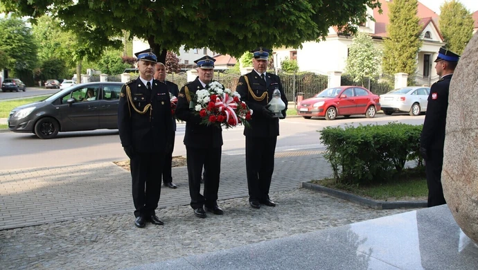 Uroczysta zmiana służby piotrkowskich strażaków