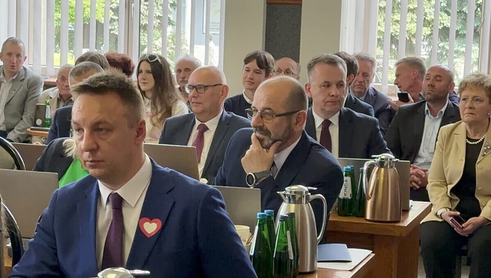 Pierwsza sesja rady miasta. Ślubowanie i pierwsze decyzje kadrowe