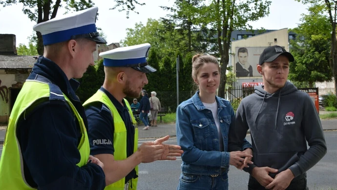 Policja w Piotrkowie rozdawała odblaski