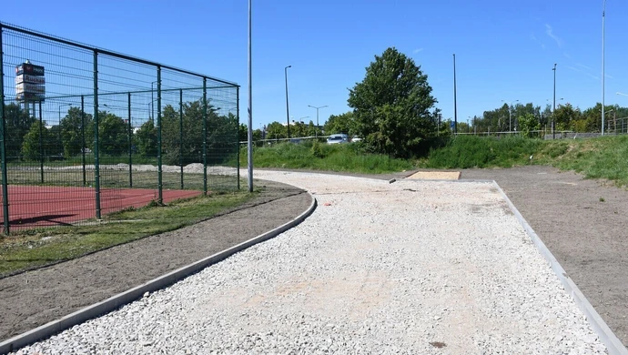 Przy "dwunastce" powstaje nowa bieżnia