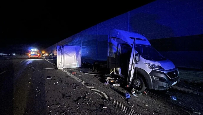 Zderzenie ciężarówki i dostawczaka na A1