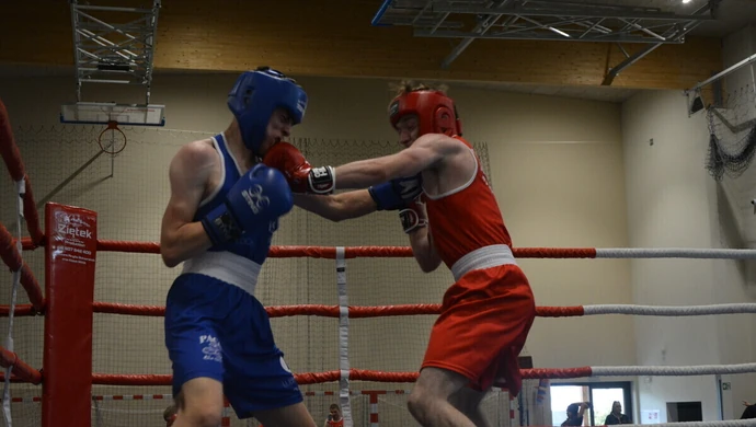 Gala boksu w Sulejowie. Rywalizuje około 100 zawodników