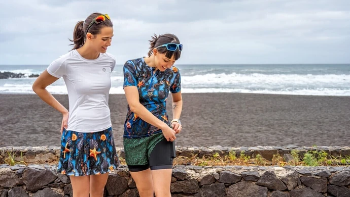 Zostań ikoną mody biegowej dzięki modnym koszulkom i spódniczkom