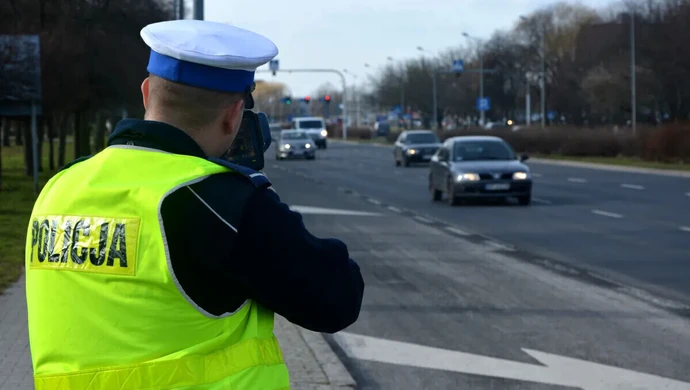 Przed nami długi weekend. Na drogach więcej policyjnych patroli
