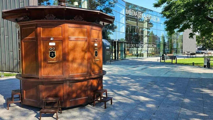 Dawny Piotrków zaklęty w Archiwalnym Fotoplastikonie