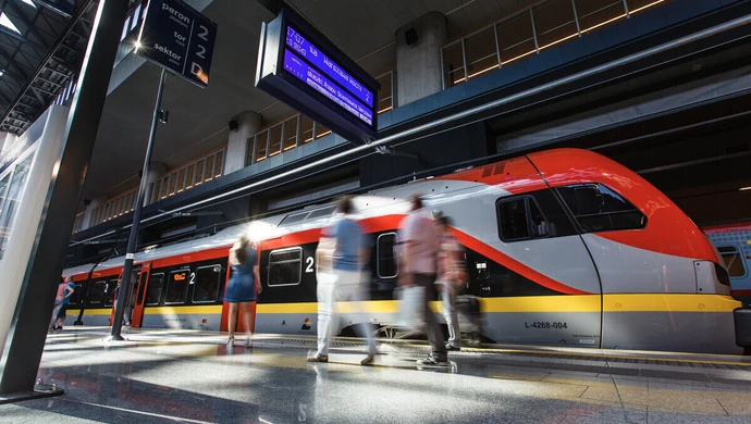 Uczniowie i studenci będą za darmo jeździć pociągami ŁKA