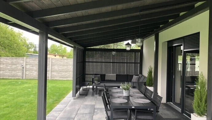 Woodpecker -dystrybutor drewna ze Skandynawii.