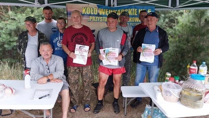 Wędkowali nocą. Kto poradził sobie najlepiej?