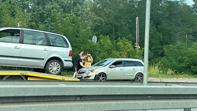 Wjeżdżał na rondo, nie ustąpił pierwszeństwa