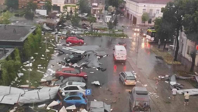 Nawałnica przeszła przez Tomaszów Mazowiecki, duże zniszczenia