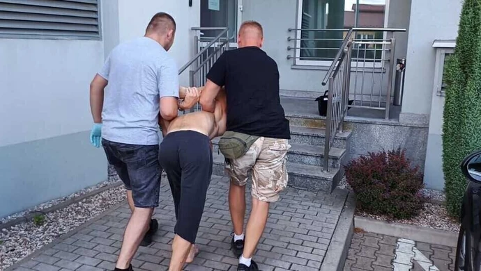 Nastolatkowe podpalili 21-latka. Teraz walczy o życie w szpitalu