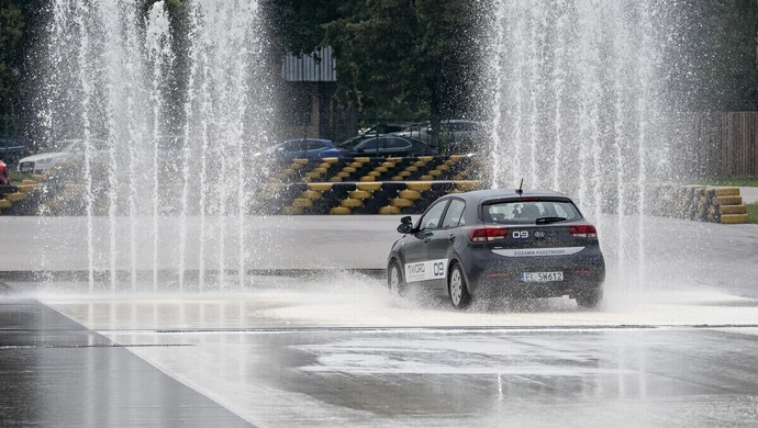 Młodzi kierowcy mają być bezpieczni