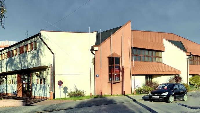 W szkołach powstaną klasy sportowe. Hala „Relax”  pozostanie