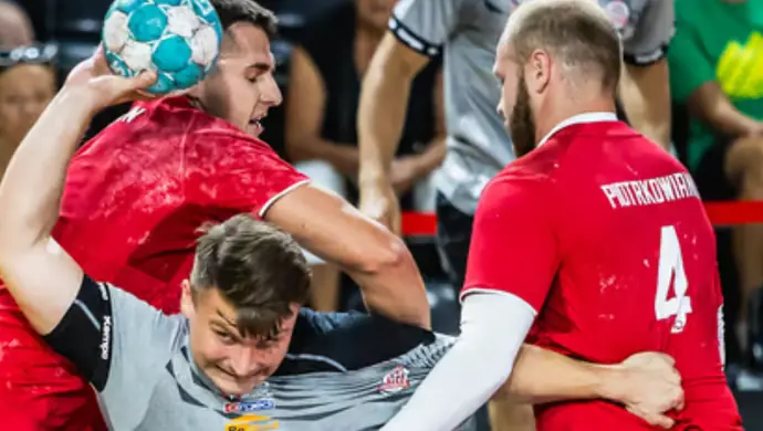 Piotrkowianin przegrał w sparingu