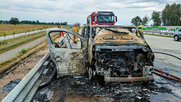 Pożar samochodu na autostradzie A1