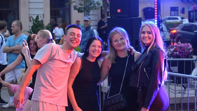 Dyskoteka w sercu piotrkowskiej Starówki. Kolejna potańcówka za nami