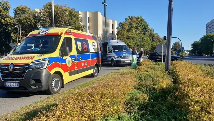 Zderzenie dwóch osobówek przy McDonalds