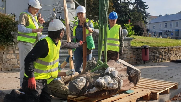 Figura św. Antoniego zdjęta z cokołu [Zdjęcia, Film]