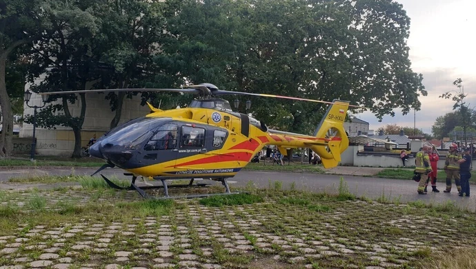 Dziecko spadło ze schodów. LPR lądował przy Powiatowym Centrum Przesiadkowym