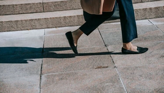 Jakie buty dopasować do smart casual, aby wyglądać stylowo?