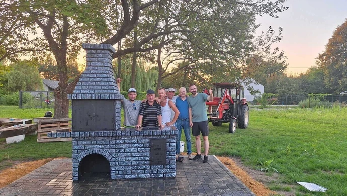 W Parzniewiczkach mają nowy grill i rolety do altany