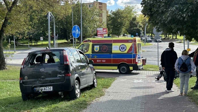 Zderzenie na skrzyżowaniu Al. Sikorskiego i Kostromskiej