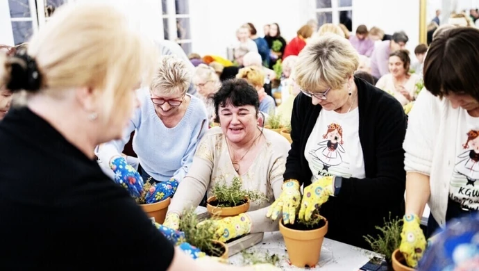 Jadalne kwiaty, kuchnia zero waste i recykling ubrań. Trwa cykl warsztatów kreatywnych dla rodzin