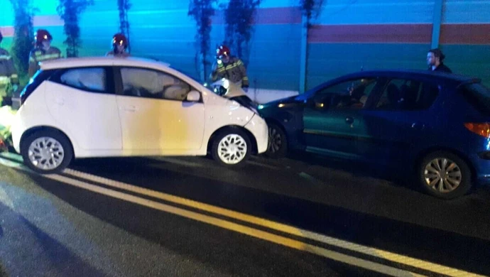 Zderzenie trzech aut pod Piotrkowem