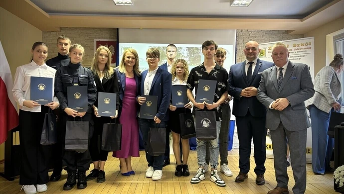 Stypendia starosty powiatu piotrkowskiego rozdane