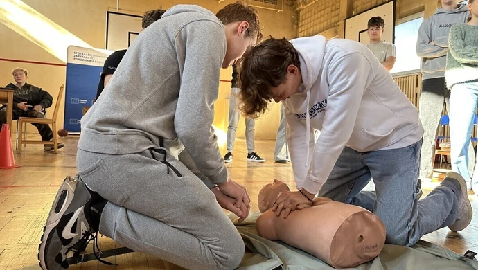 Rekord w jednoczesnym wykonywaniu resuscytacji bity w Piotrkowie