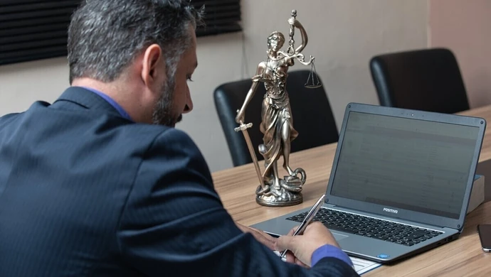 Duże zainteresowanie pomocą prawną