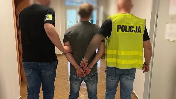 Ciężko ranił swoją 6-letnią córkę i 55-letnią matkę