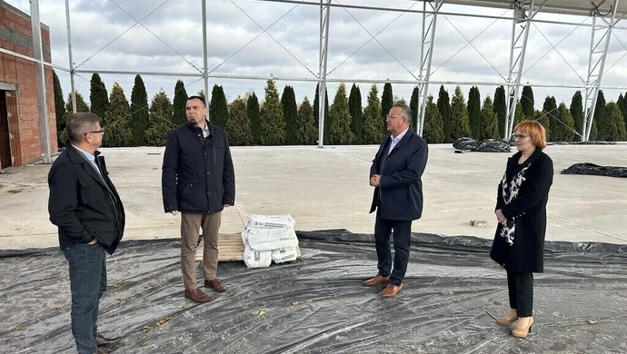 Trwa budowa dwóch hal sportowych w gminie Wolbórz