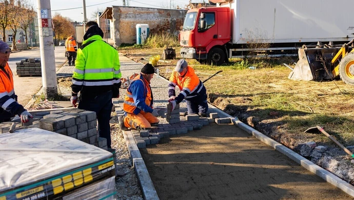 Nowe chodniki na Litewskiej prawie gotowe