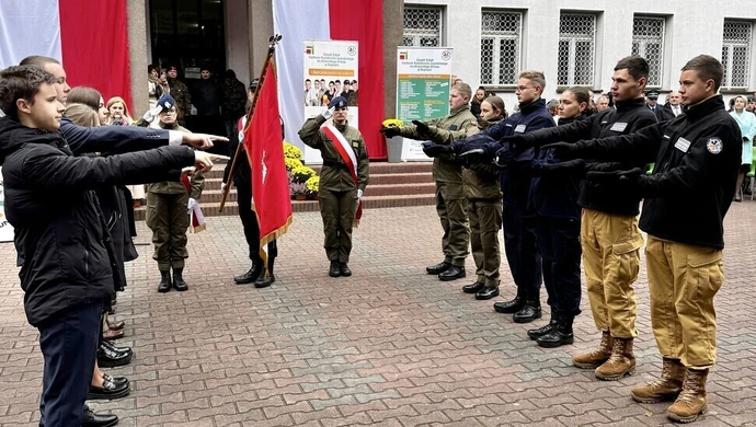 Młodzież z Bujen ślubowała