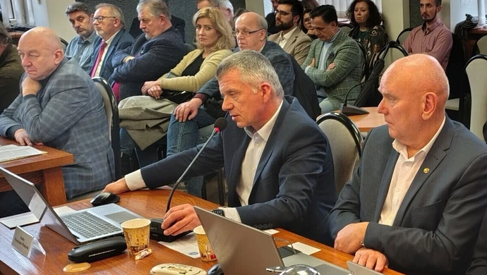 Podatki nie wzrosną, opłaty targowe stanieją. Będzie też 30 minut parkowania za darmo