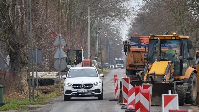 Na Wierzejskiej rozpoczął się kolejny etap budowy chodnika