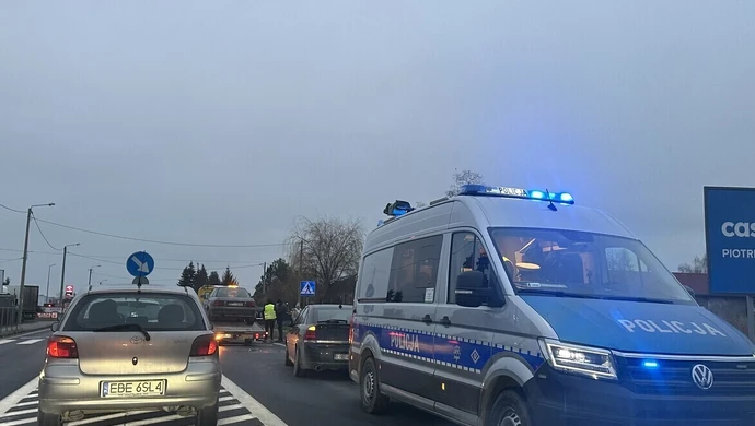 Zderzenie trzech samochodów na DK74