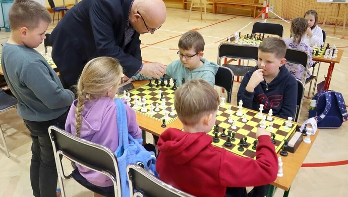 Turniej szachowy w Szydłowie z udziałem arcymistrza