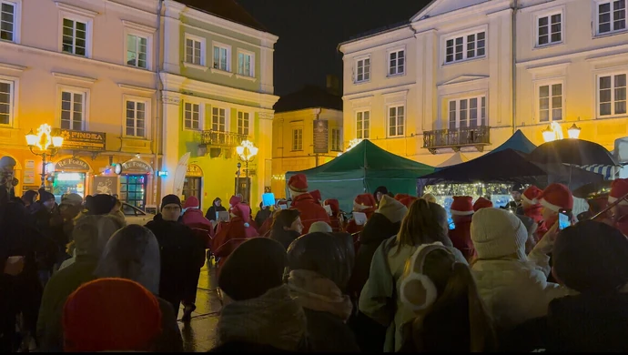 Jarmark Bożonarodzeniowy w Rynku Trybunalskim ZDJĘCIA