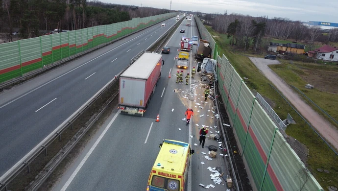 Groźny wypadek na S8 w Piotrkowie ZDJĘCIA